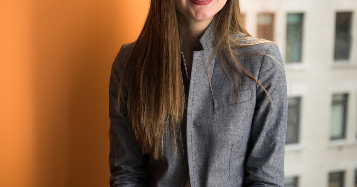 Gestor de RH analisando estratégia de benefícios corporativos como alavanca de resultado